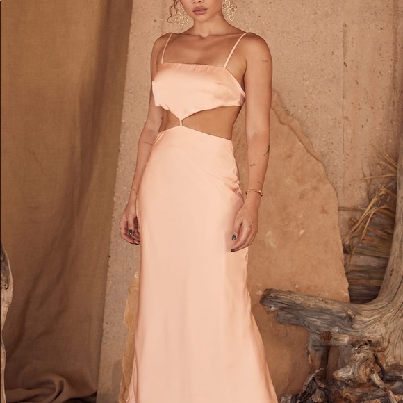 Peach Satin MIDI Dress - Picture 3 of 9